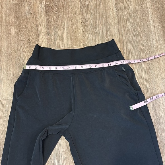 Athleta Seasoft Pants. Size M. - Picture 9 of 9